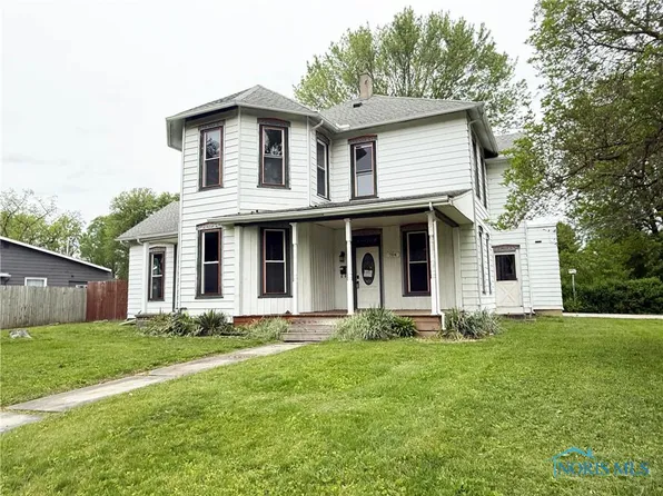 704 W Fremont St, Fostoria, OH 44830