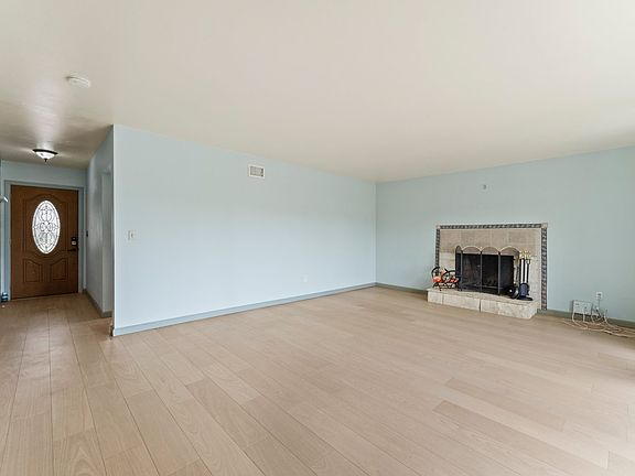 5th image of 604 Gayville Dr