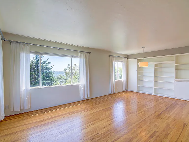 1802 Loma St — Photo 7