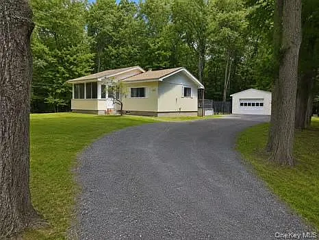 130 Whitlock Rd Photo 1