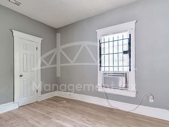 2nd image of 1553 W 35th St