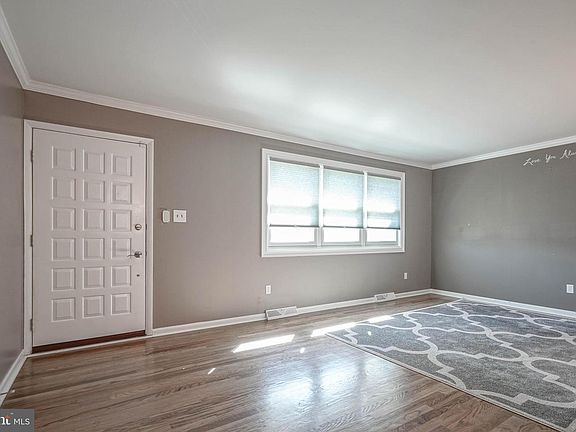 3rd image of 144 Castle Heights Ave