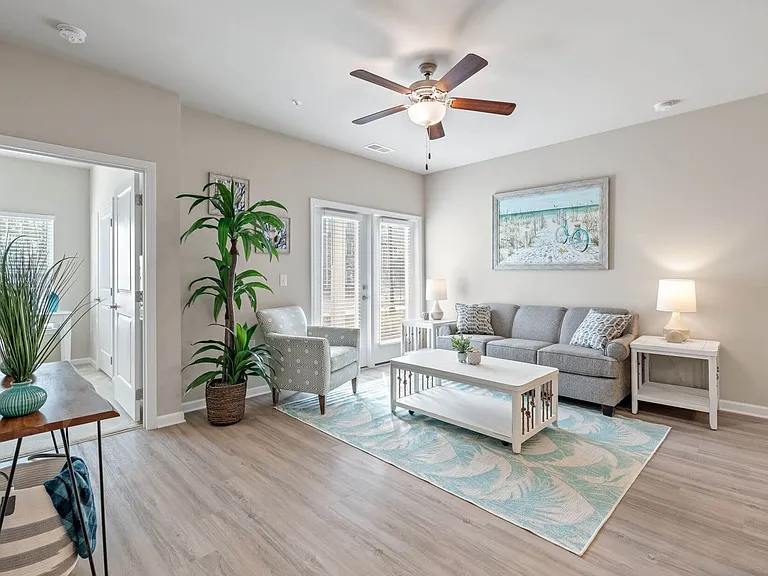 The Palms at Edgewater — Photo 2