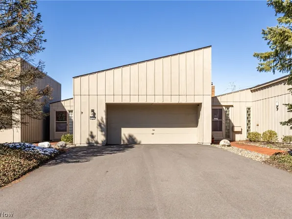 668 Sonora Ct, Berea, OH 44017