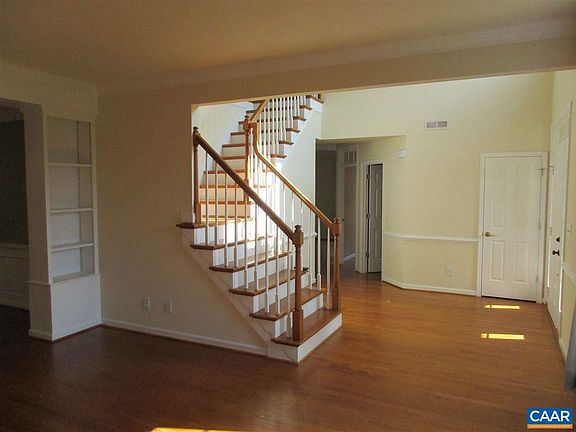 3rd image of 3419 Turnberry Cir