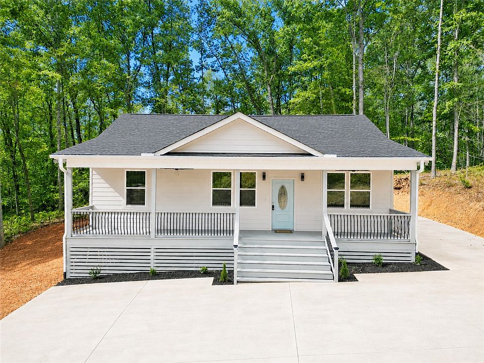 1st image of 425 Tiger Ln