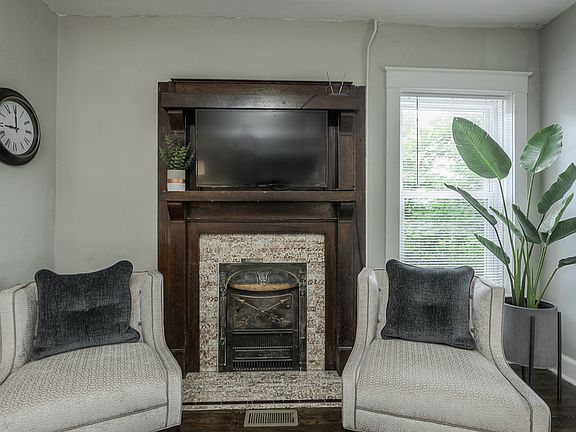 2nd image of 2708 Holmes St #1S