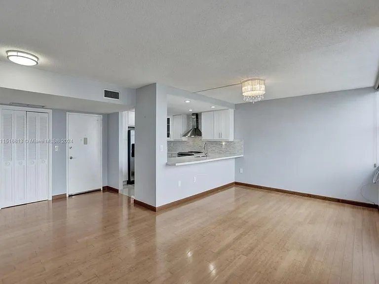 11930 N Bayshore Dr #601 — Photo 13