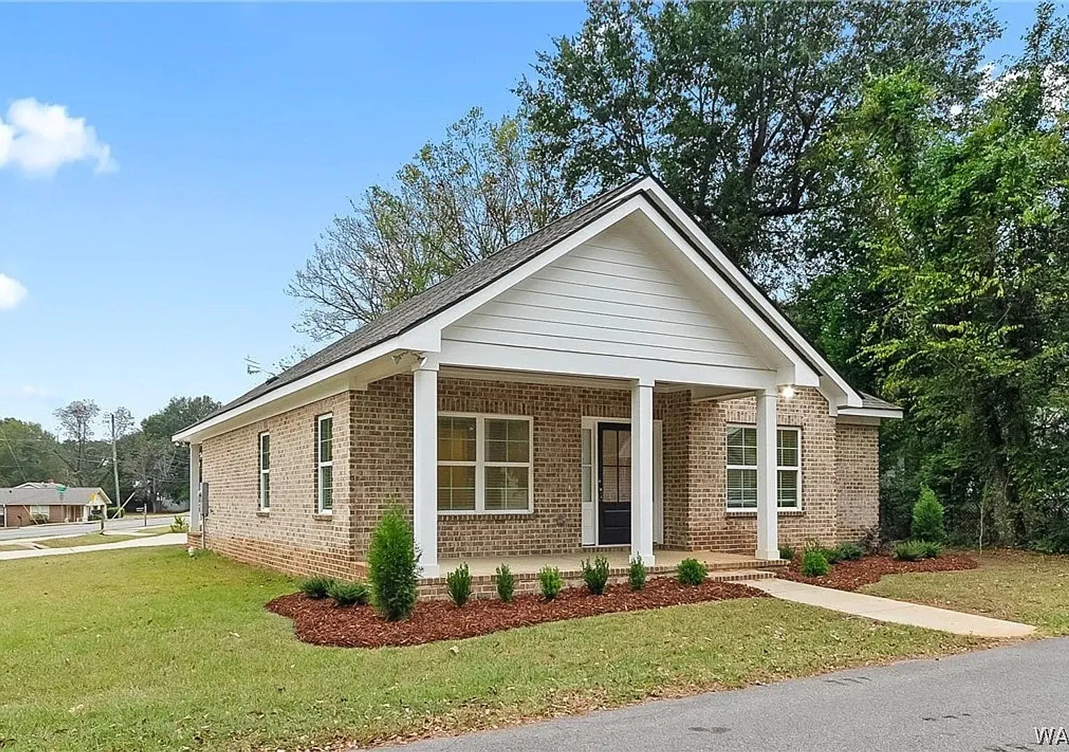 2402 Prince Avenue 3/3 House For Rent — Photo 1