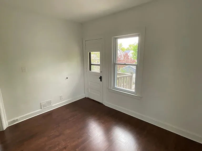 15464 Gilchrist St — Photo 11