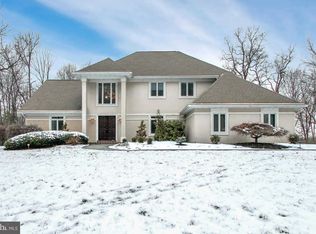 17 Ridge Dr, Fleetwood, PA 19522