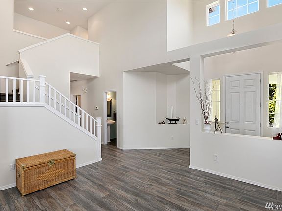 3rd image of 6334 Nathan Pl SE