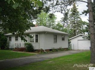 924 Clover Ln, Grand Rapids, MN 55744