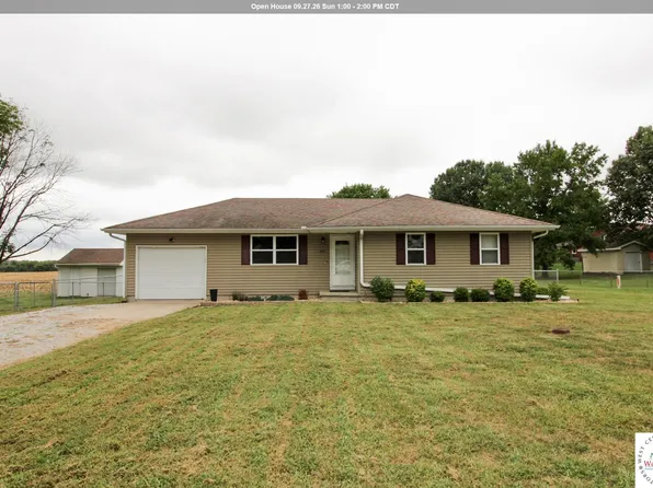 2621 Maplewood Ln, Sedalia, MO 65301