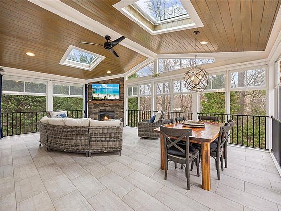 4th image of 7728 Silver View Ln