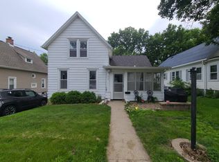 513 Crawford Ave, Dixon, IL 61021