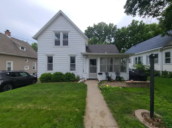513 Crawford Ave, Dixon, IL 61021
