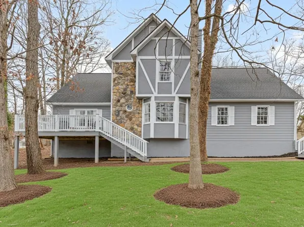 1811 Chantilly Ct, Lawrenceville, GA 30043