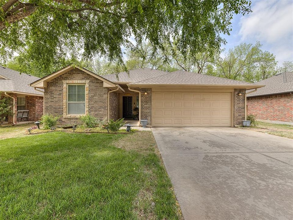 1st image of 2924 Woodcrest Creek Dr