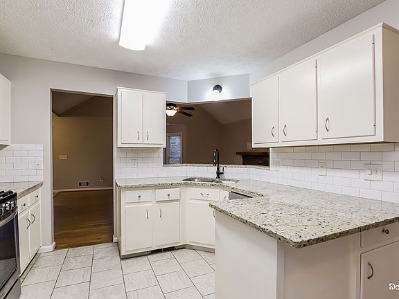 4th image of 2010 Golden Ridge Cir