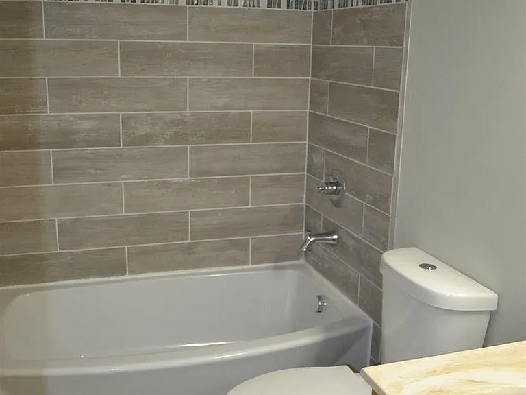 15 Englewood Dr — Photo 29
