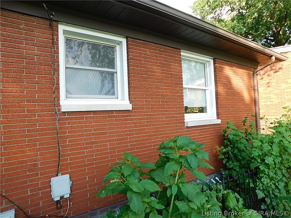 2nd image of 907 Longfield Drive