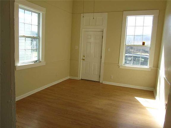 2nd image of 1937 Foucher St