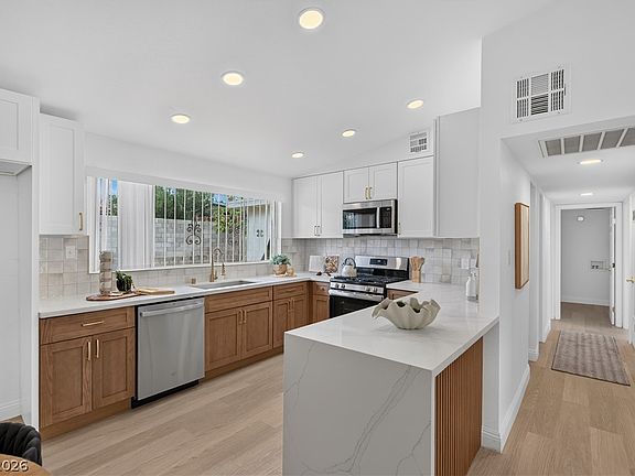 4th image of 433 N 23rd St