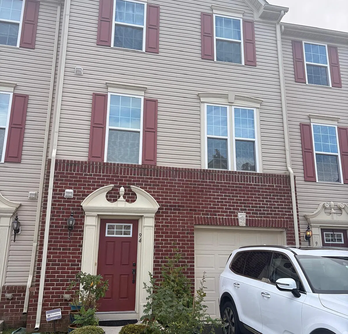 3 bed, 1830 sqft, $3,800 — Photo 3