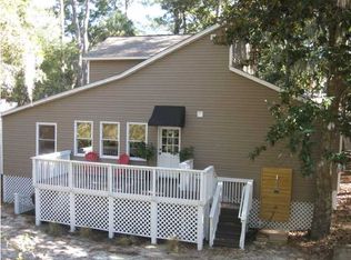 30 Whalers Ct, Edisto Island, SC 29438