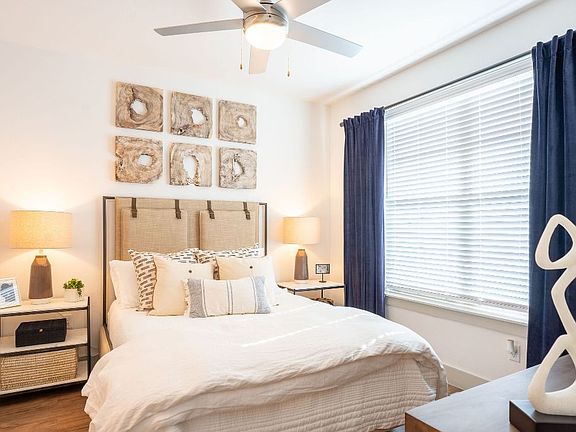 5th image of 1301 E Mockingbird Ln #2201