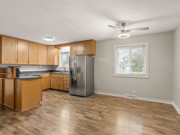 4th image of 104 Baldwin Cir