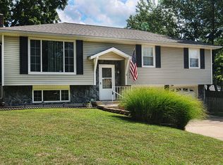 1924 SE Speas Ct, Blue Springs, MO 64014