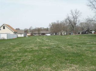 Matthews St, Clinton, IN 47842