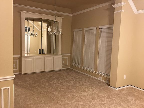 4th image of 10505 Pineview Ln