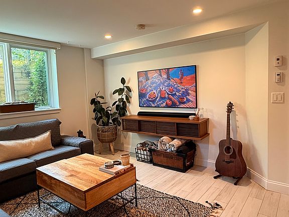 3rd image of 17 Neville St #Basement