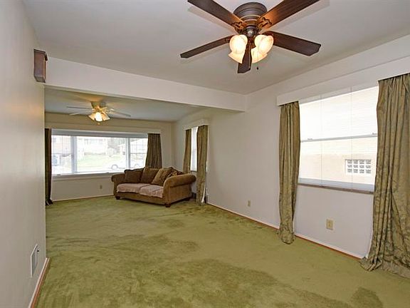 5th image of 4754 Shady Lawn Ter