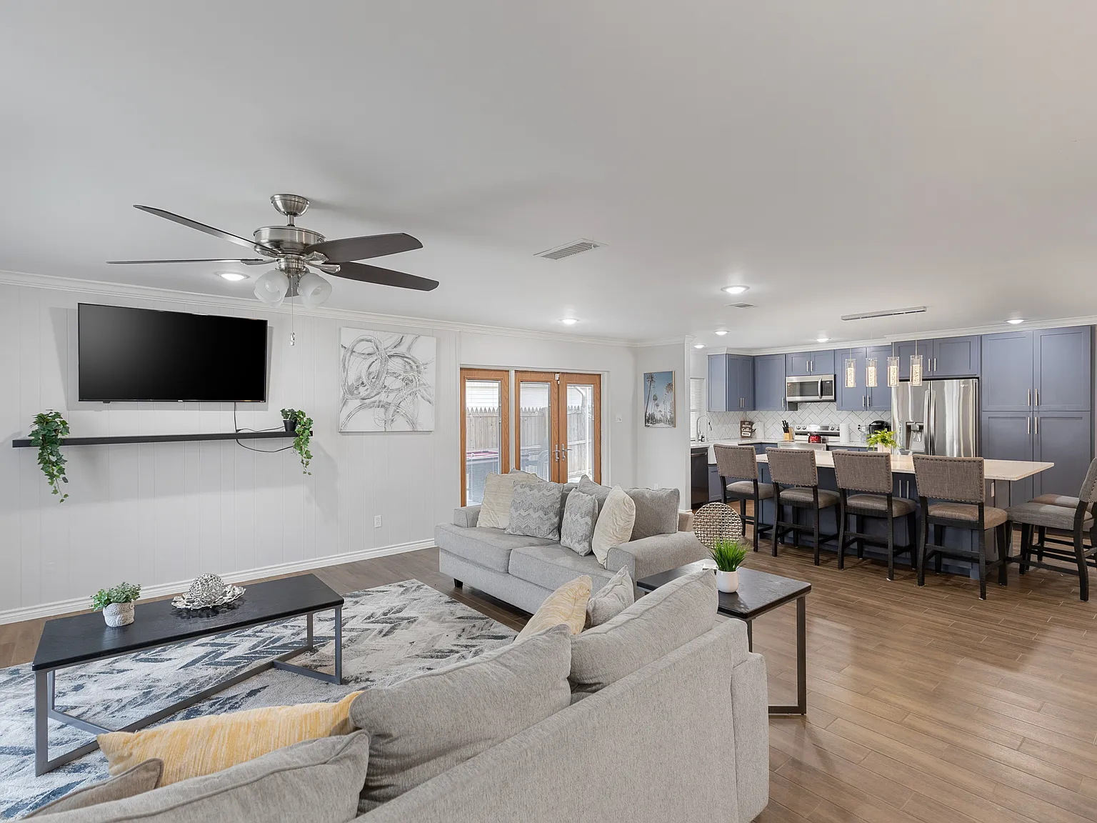 3 bed, 1550 sqft, $4,650 — Photo 3