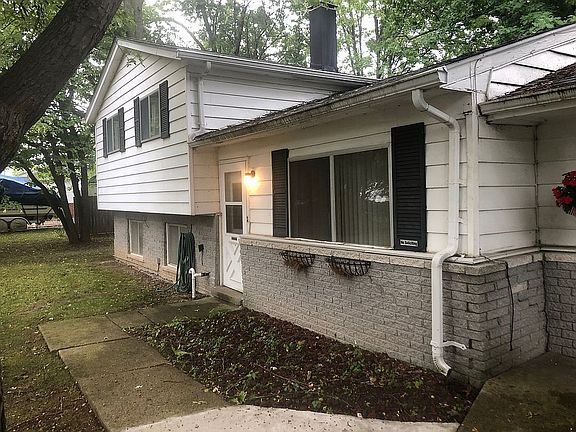 2nd image of 47240 Hennings St