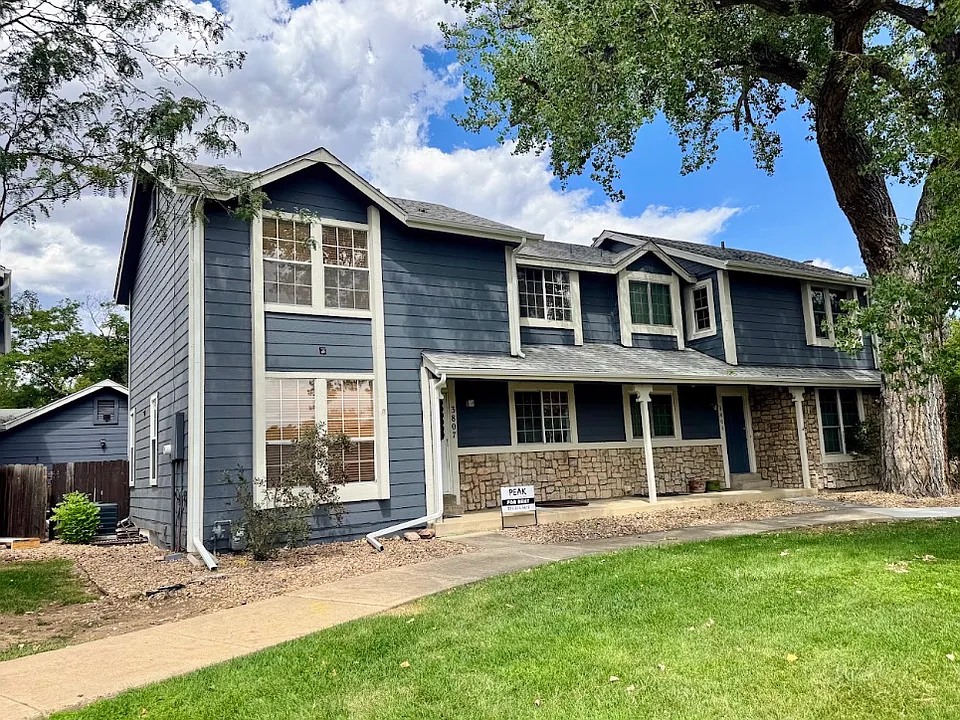 3807 Paseo Del Prado