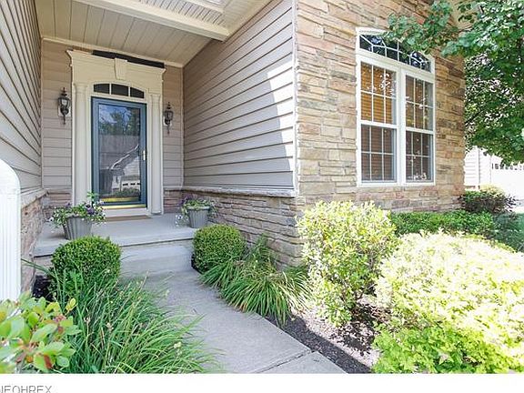 3rd image of 792 Willow Creek Dr