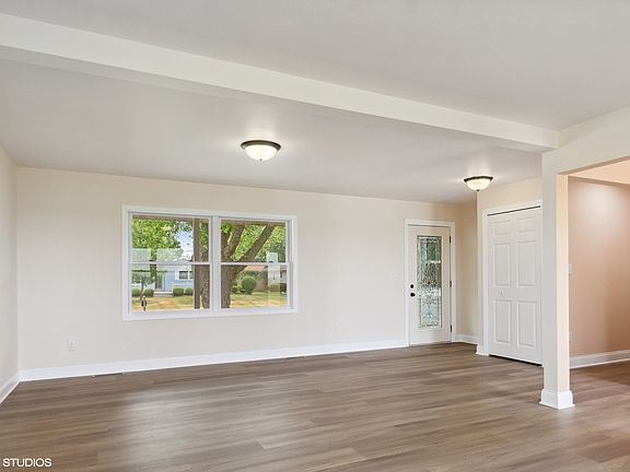 4th image of 207 S Griffin St