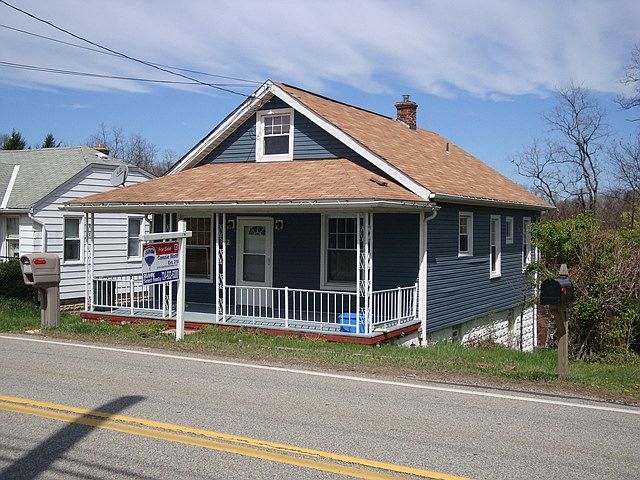 Great little house needing some TLC to be perfect starter home