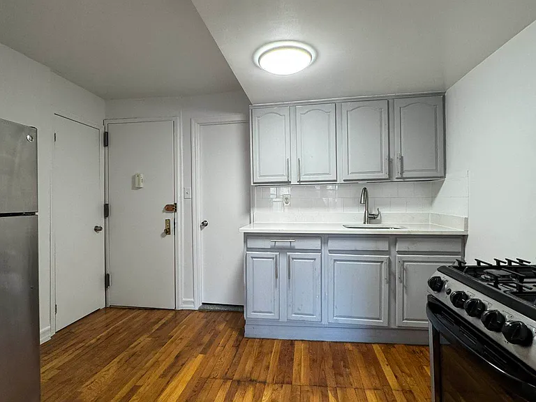 154 E 110th St #8A — Photo 7