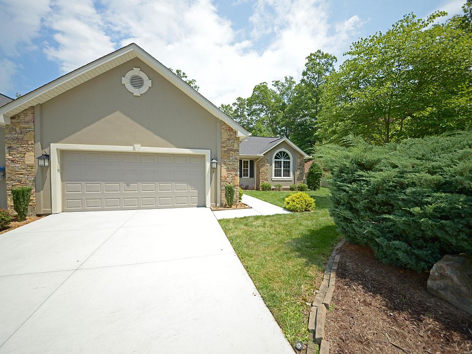 1st image of 10 Heatherhurst Dr Unit 1
