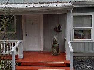 218 Rainey Dr, Drain, OR 97435