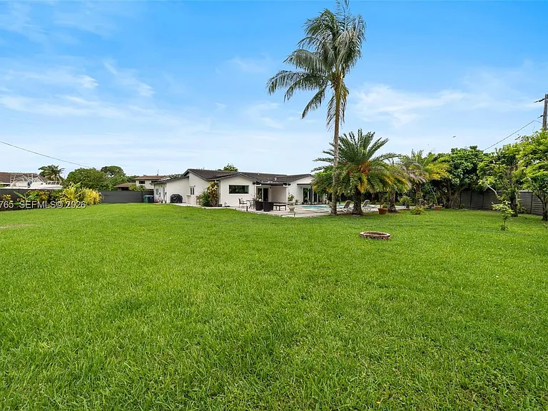8535 SW 100th Ave — Photo 36