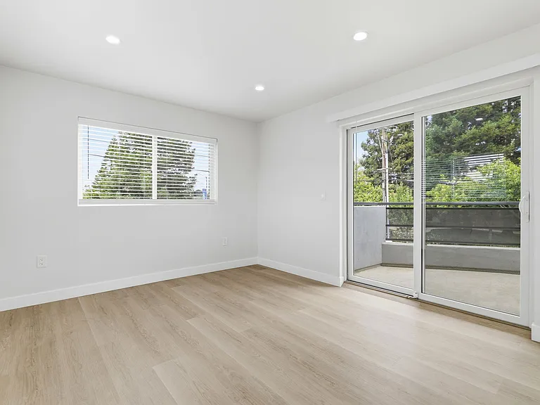 274 Everett Ave — Photo 14