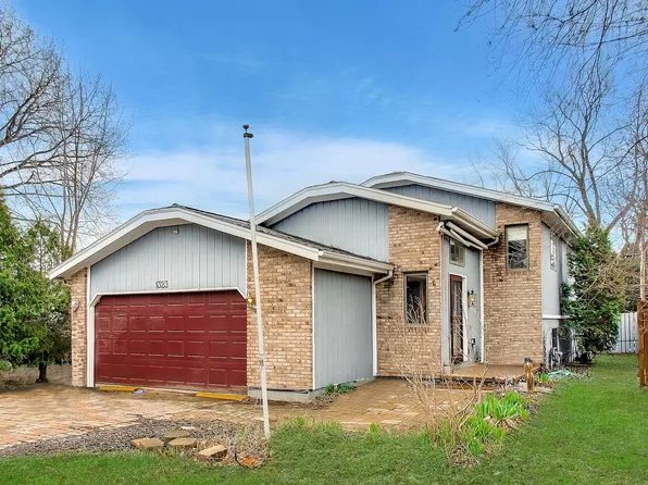 1323 Cottonwood Ln, Crystal Lake, IL 60014