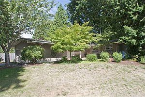 1st image of 1918 Eastwood Dr SE